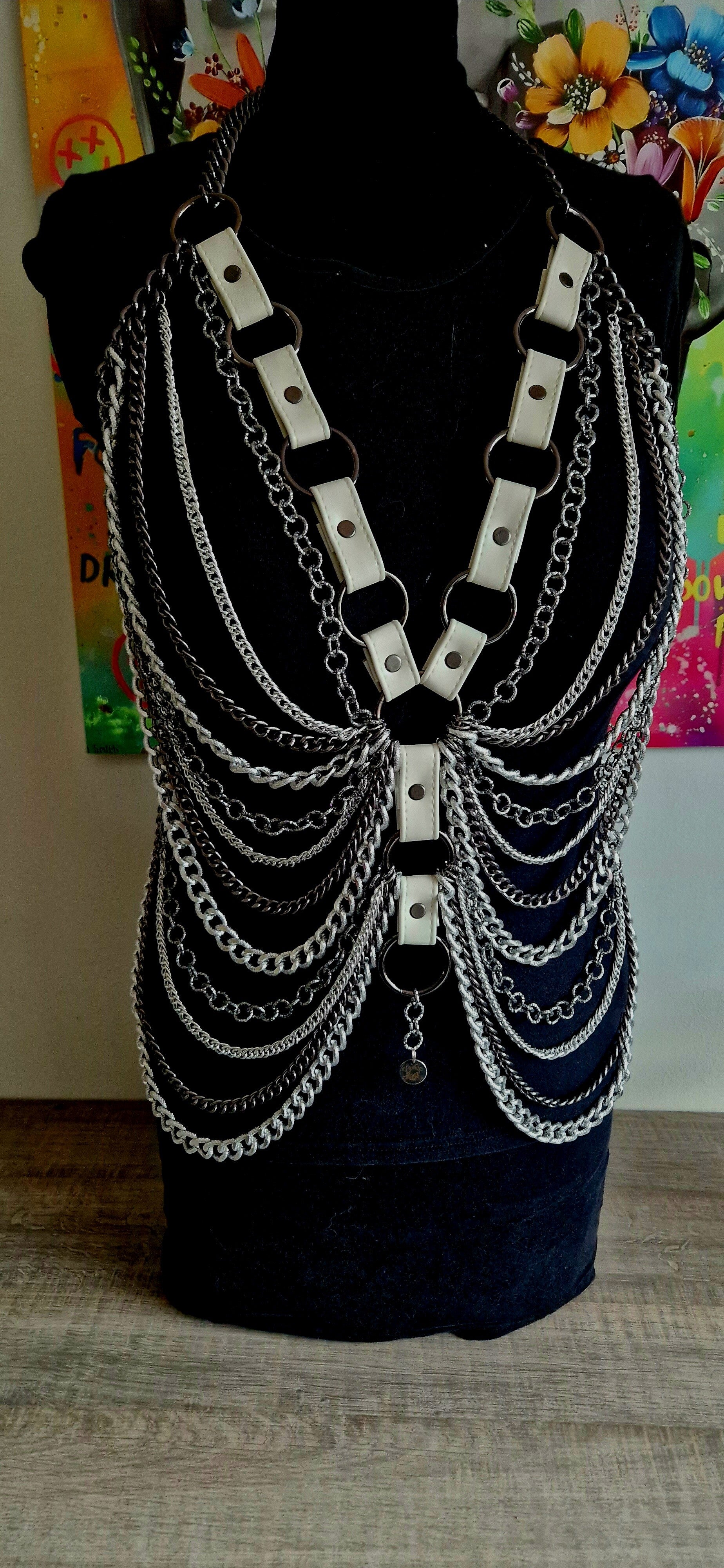 🤍✨ Ivory Kiss Cascade