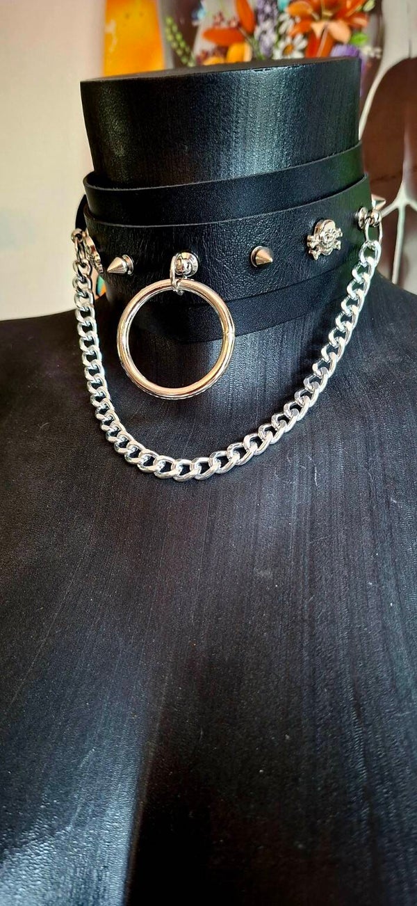 ☠️ Iron Skull Choker
