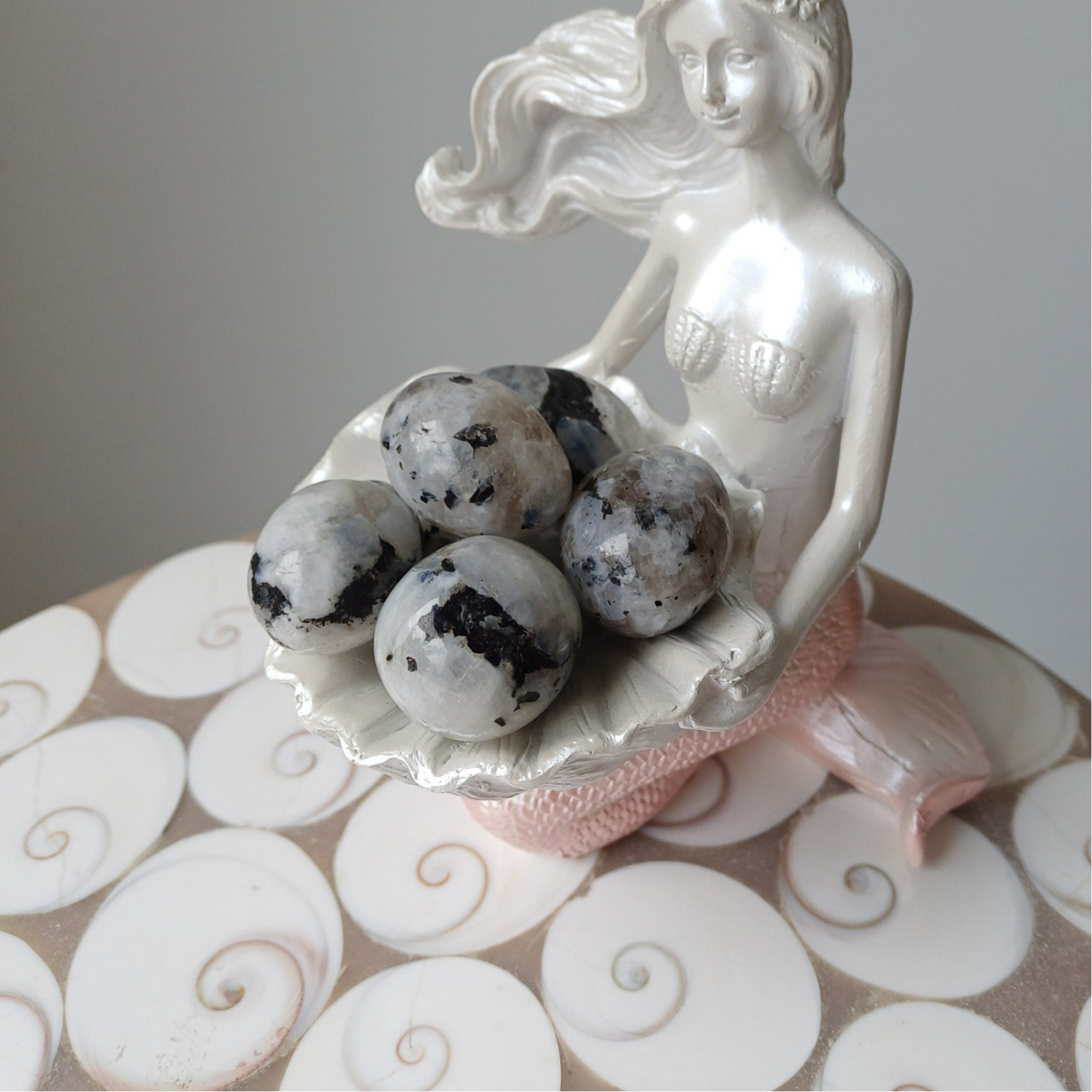 Regenboog maansteen knuffelsteen