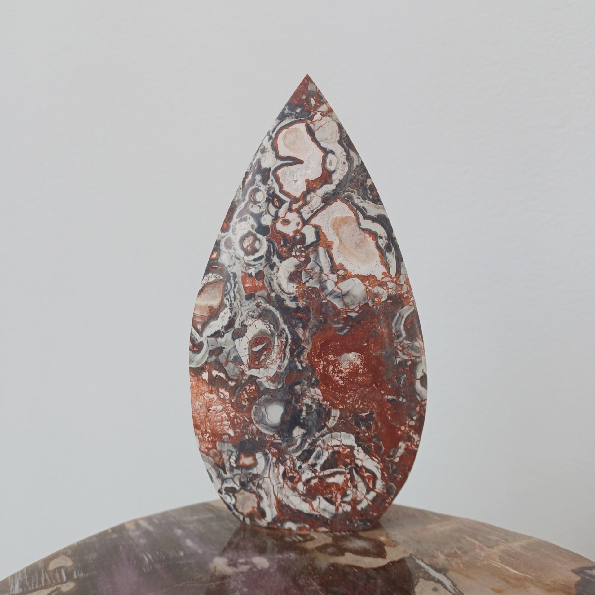 Rhyoliet/ Money agaat sculptuur