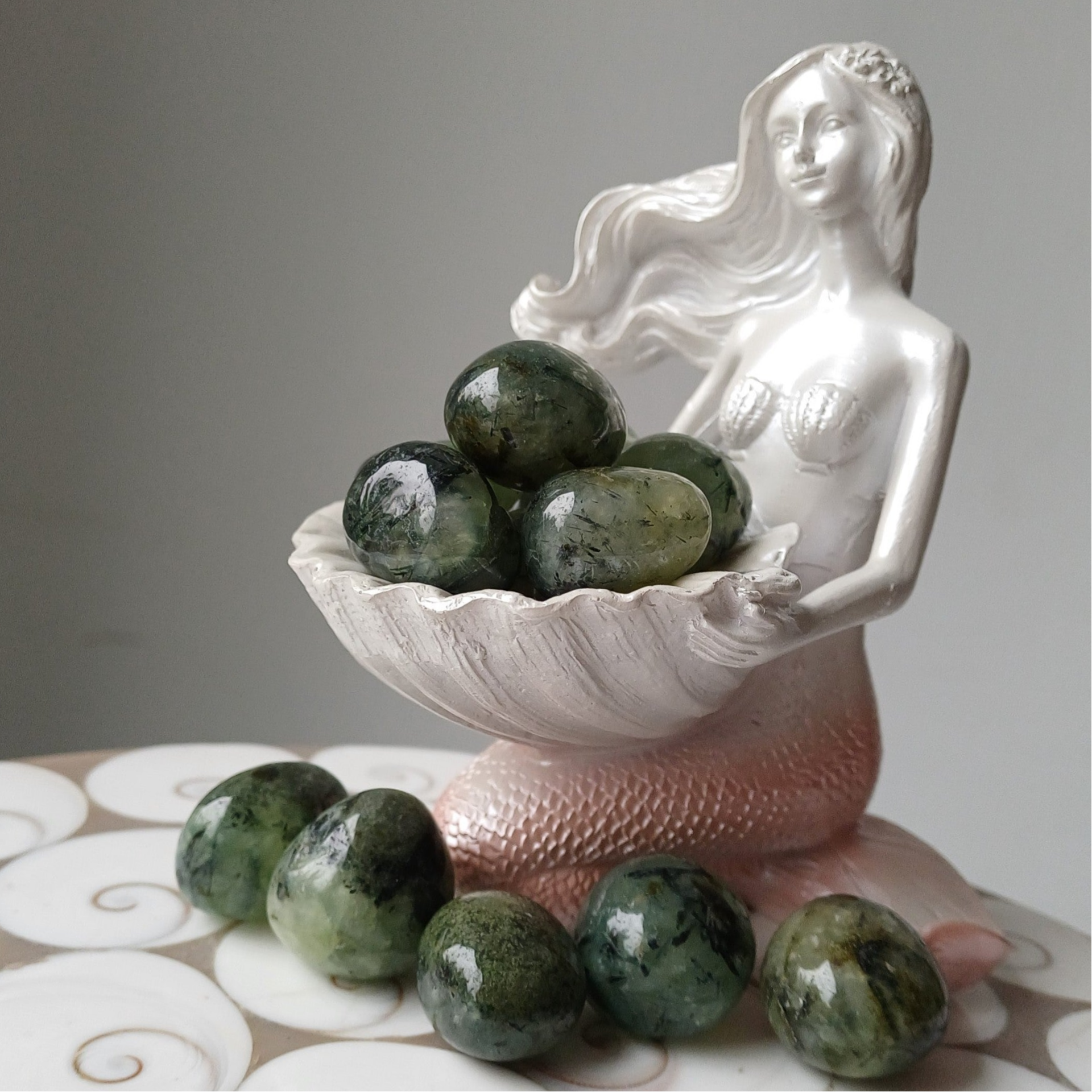 Prehniet knuffelsteen