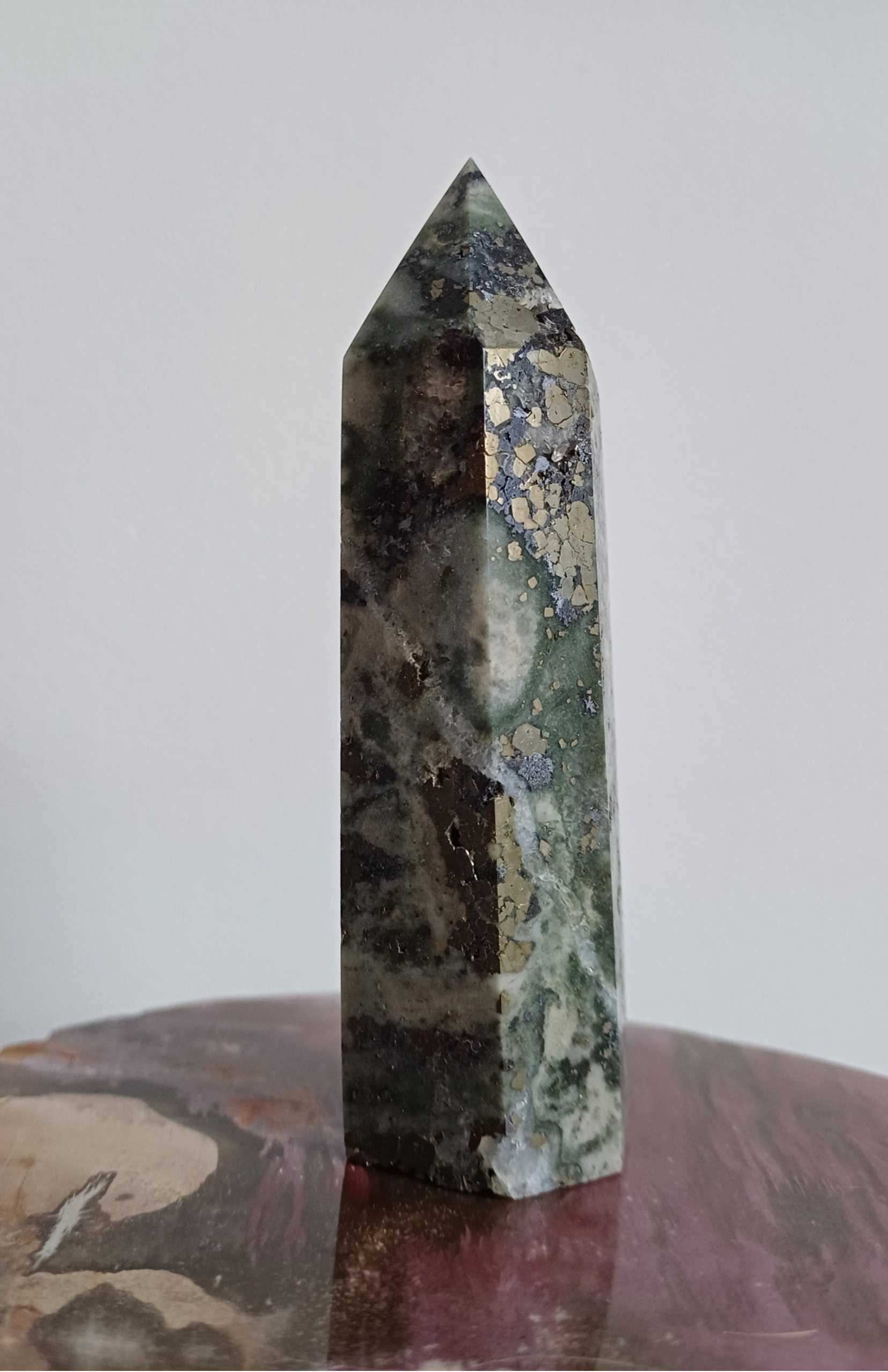 Pyriet in agaat toren