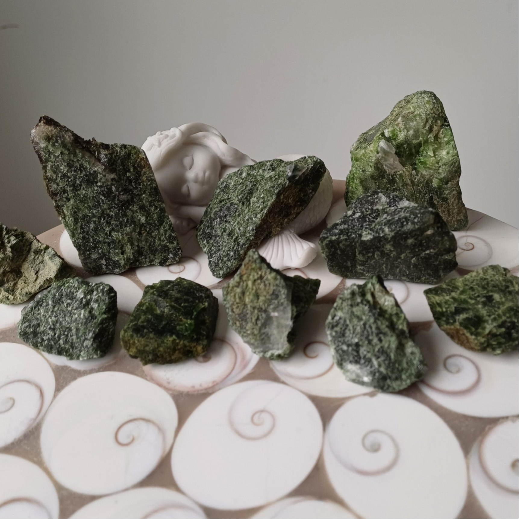 Ruwe diopsiet 35-40 gram