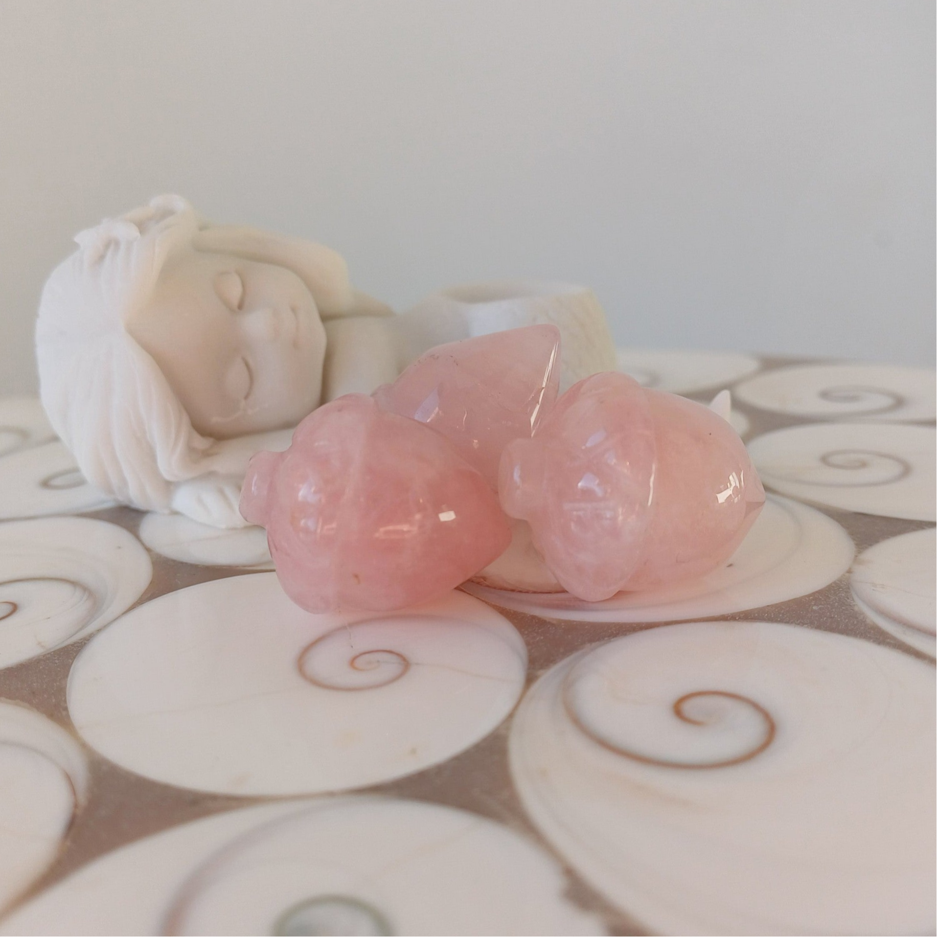 Rozenkwarts carving (eikel)