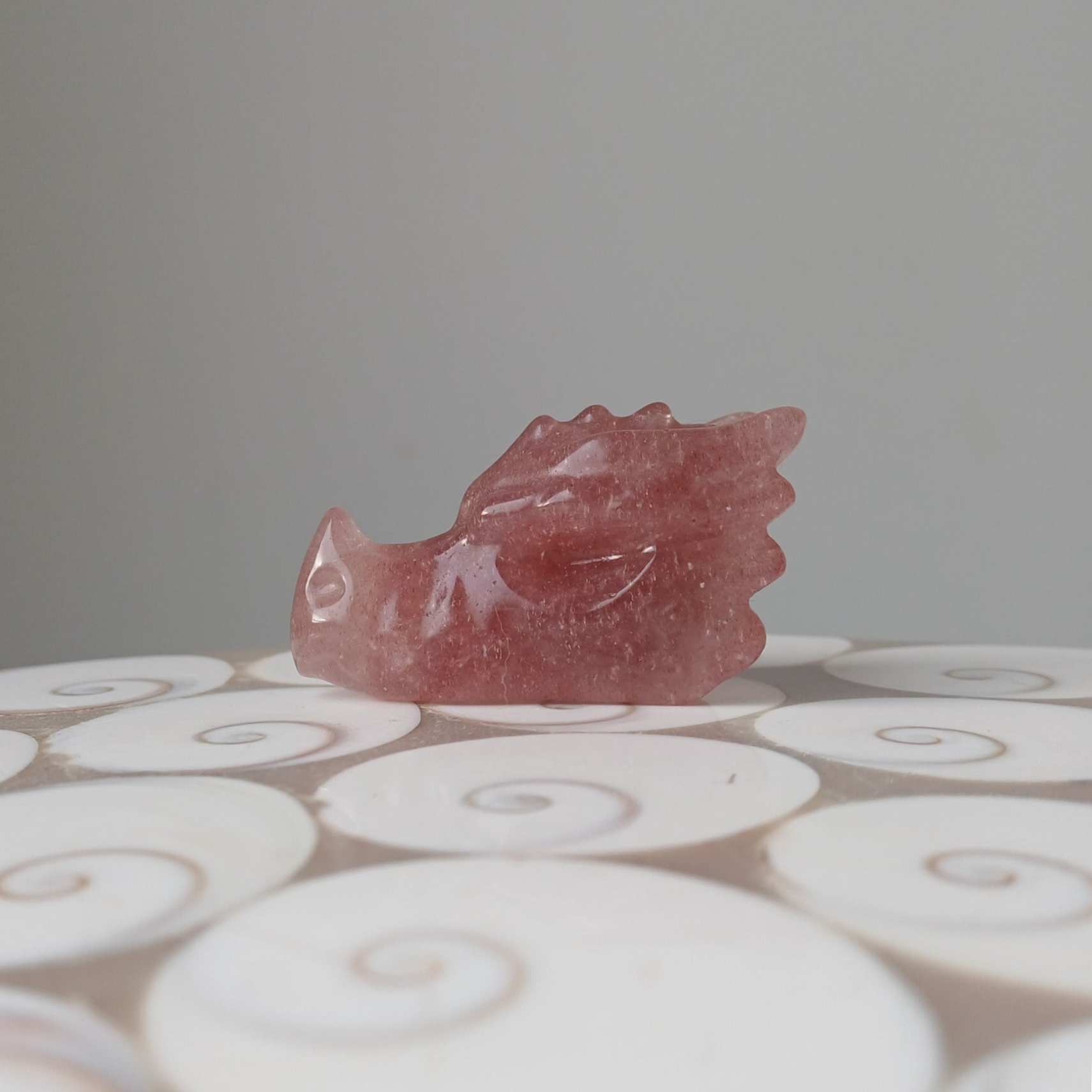 Aardbeienkwarts carving (drakenschedel)