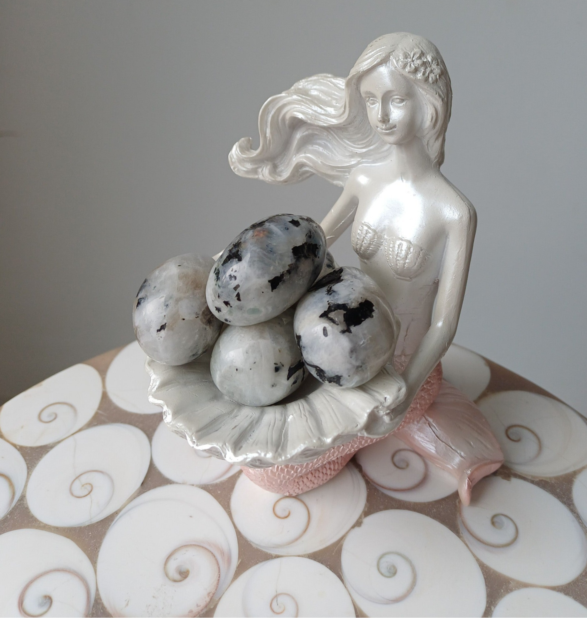 Regenboog maansteen knuffelsteen