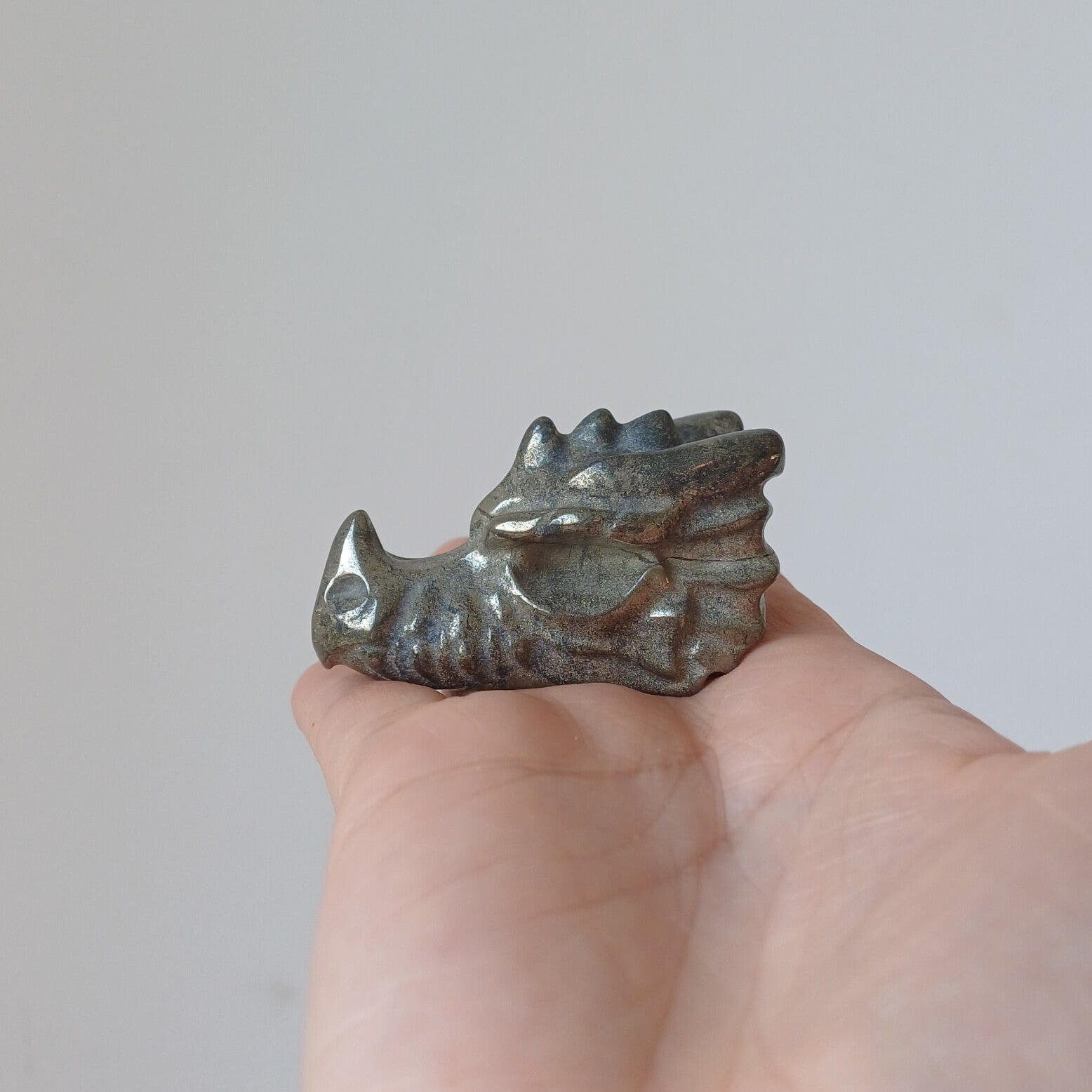 Pyriet carving (drakenschedel)