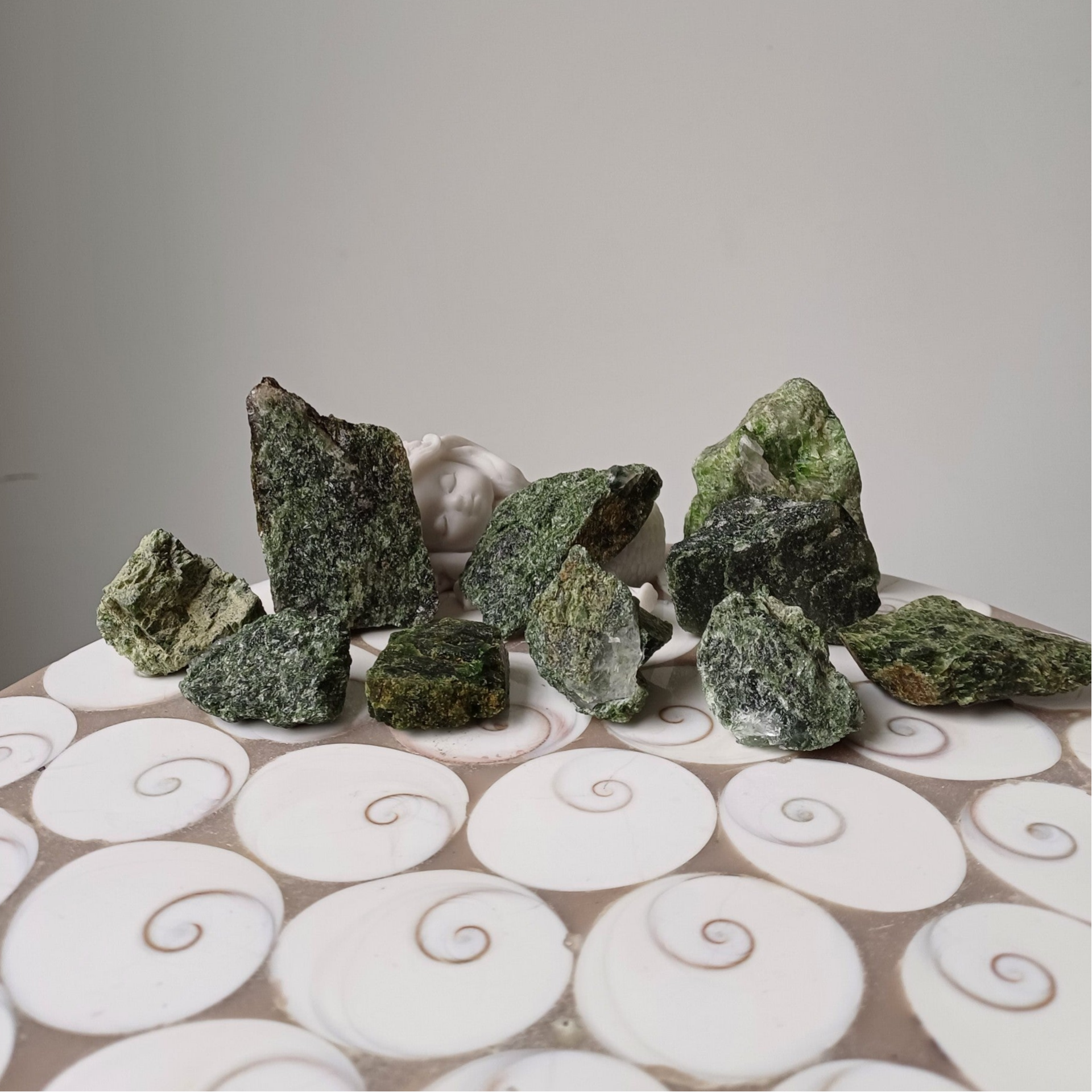 Ruwe diopsiet 15-25 gram