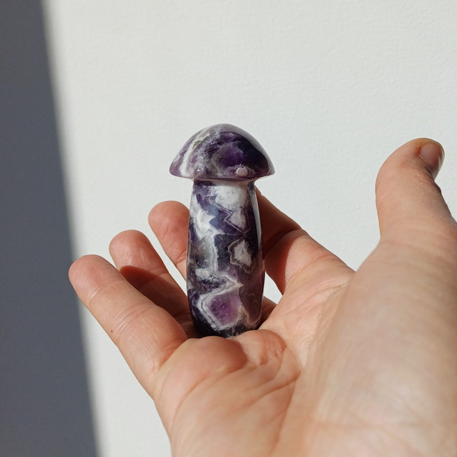 Chevron amethist carving (paddenstoel)