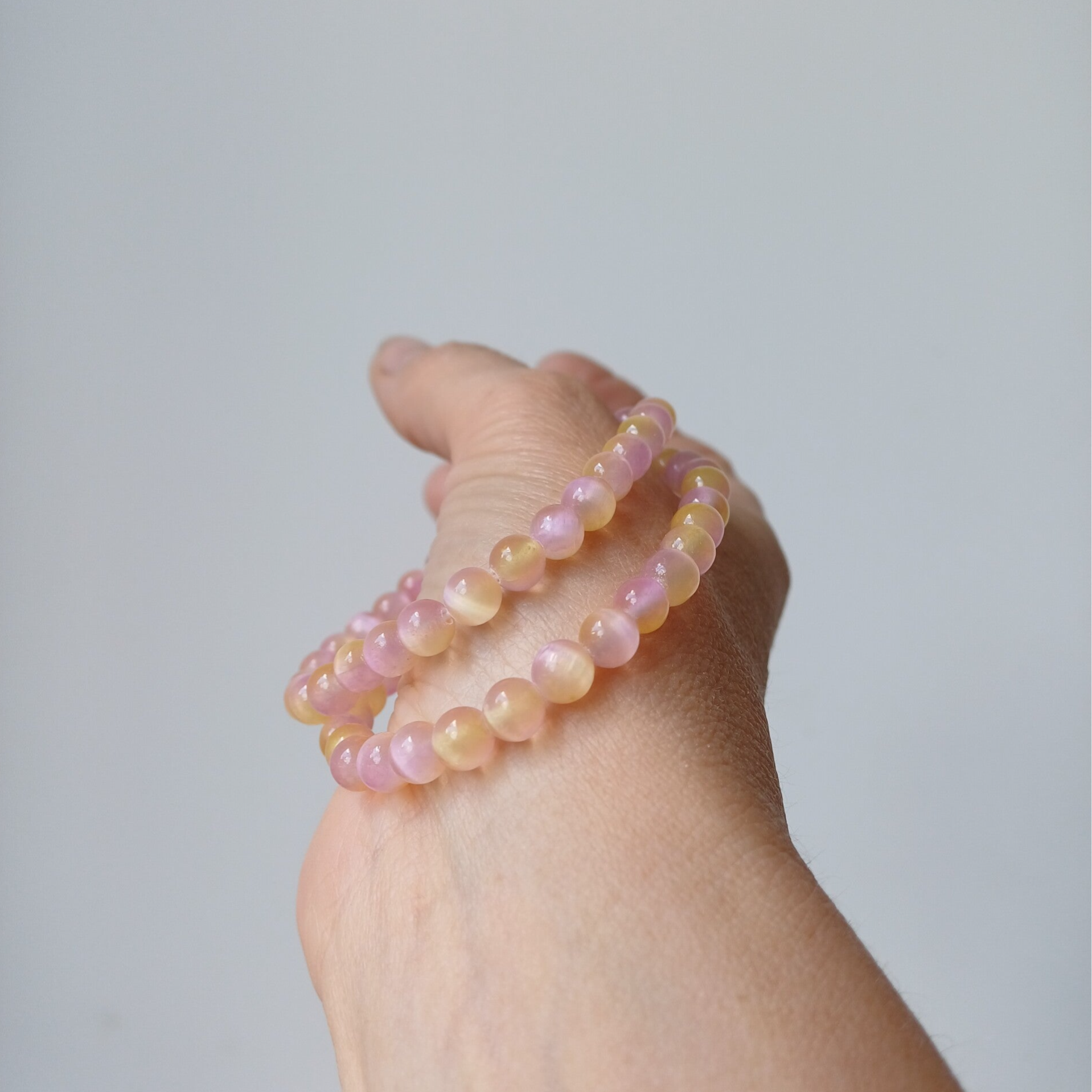 Satijnspaat / seleniet armband 6 mm