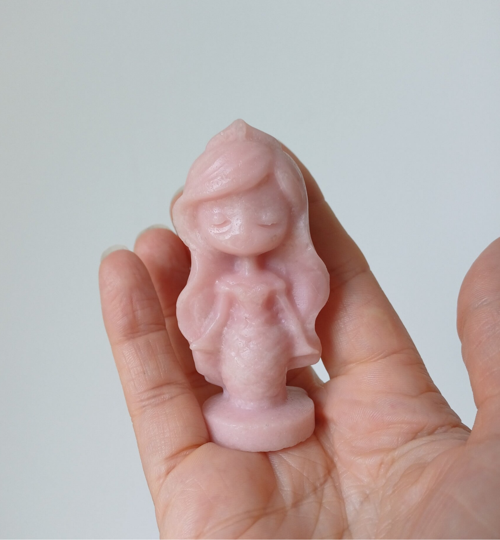 Roze opaal carving (zeemeermin)