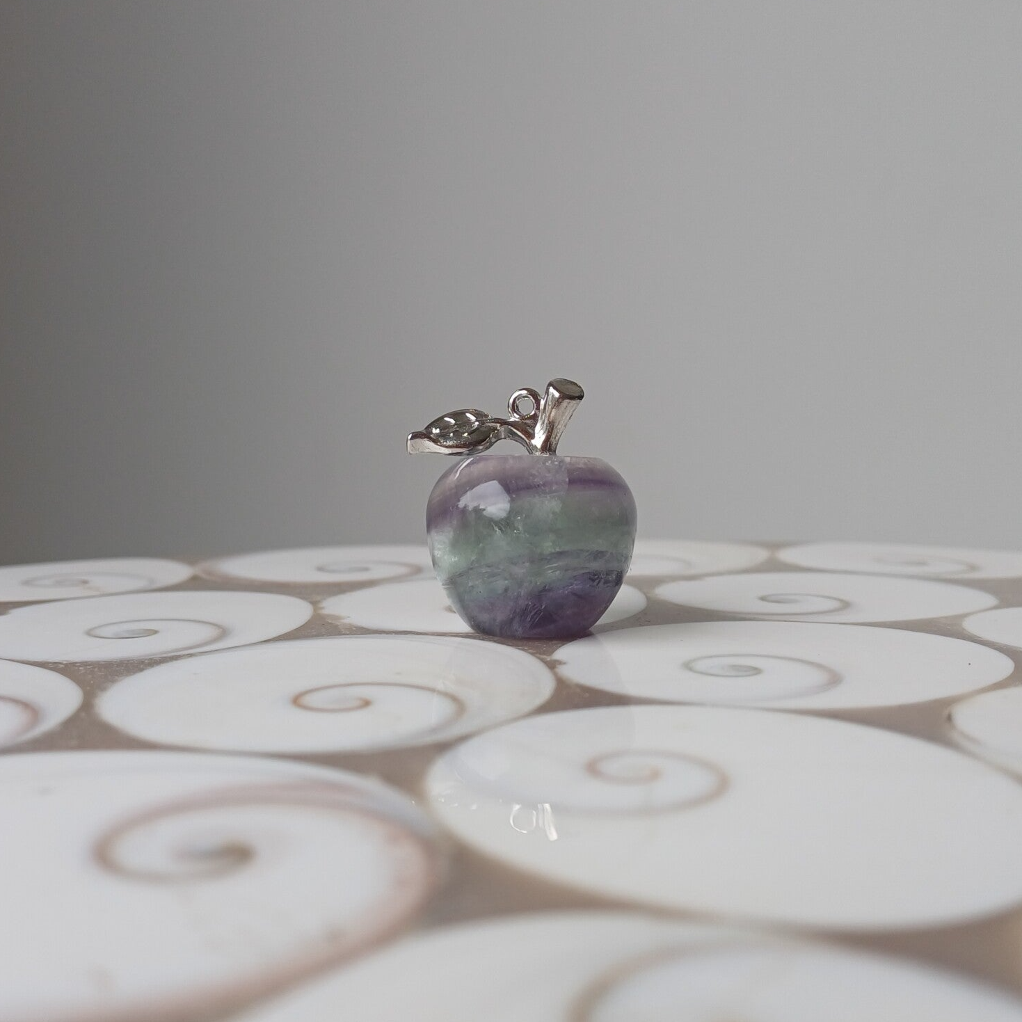 Fluoriet carving (appeltje)