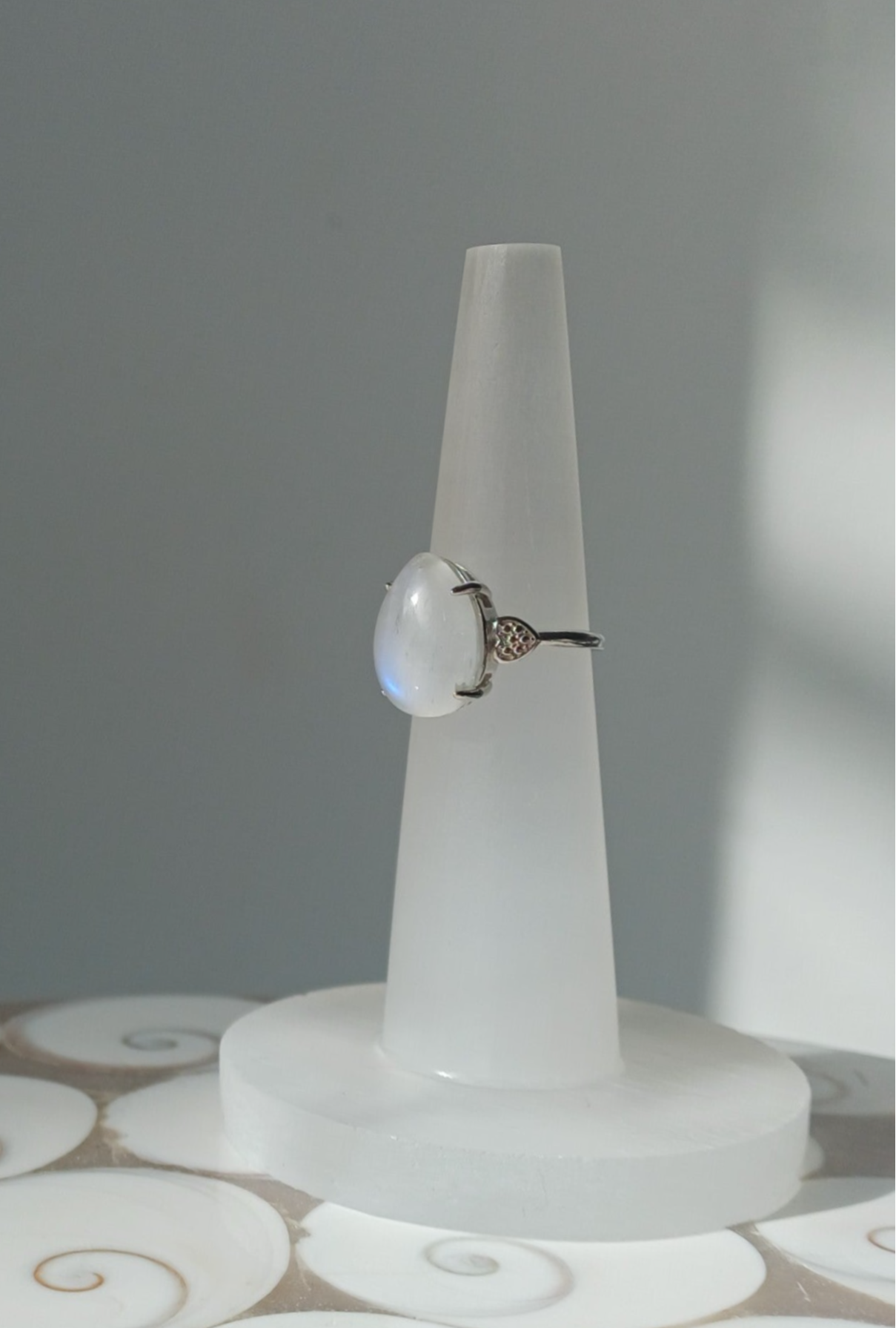 Maansteen druppel ring (s925)