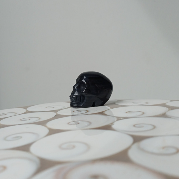 Obsidiaan skull /schedel carving)
