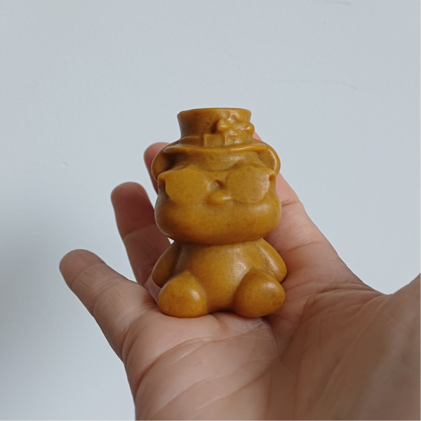 Gele jaspis carving (beer)