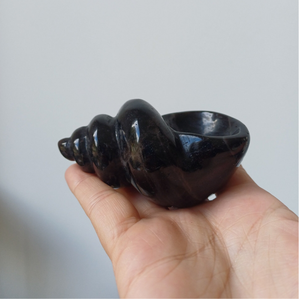 Rookkwarts carving (schelp)