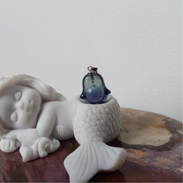 Fluoriet carving (pinguïn) hanger (s925)