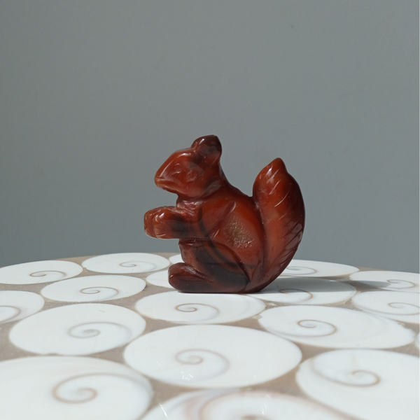 Agaat eekhoorn carving