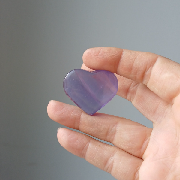 Paarse fluoriet hart