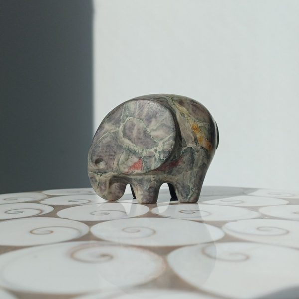 Rhyoliet carving (olifant)