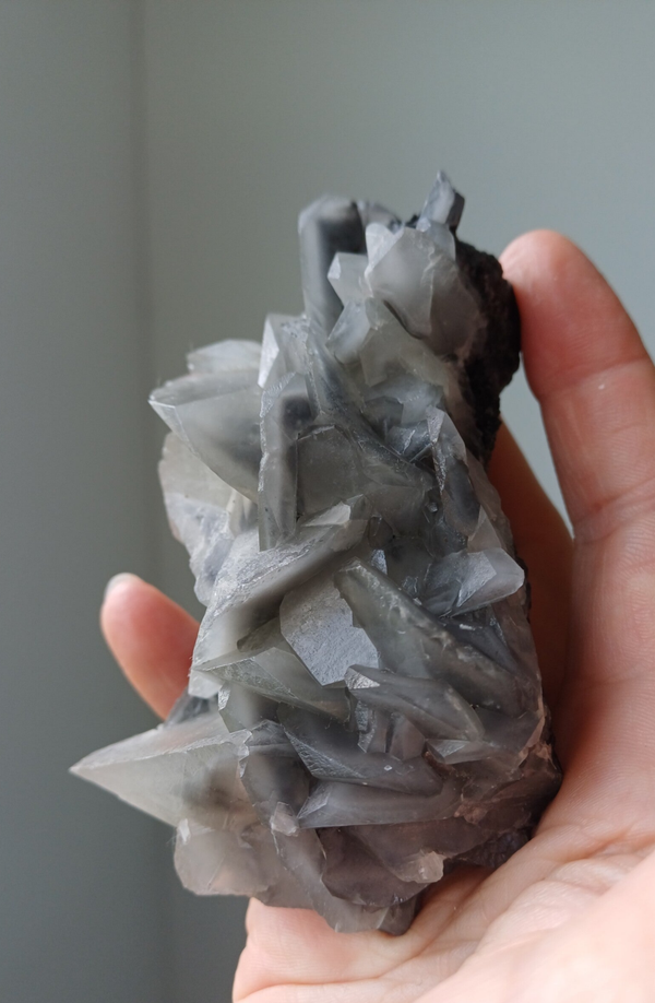 Zwarte calciet cluster