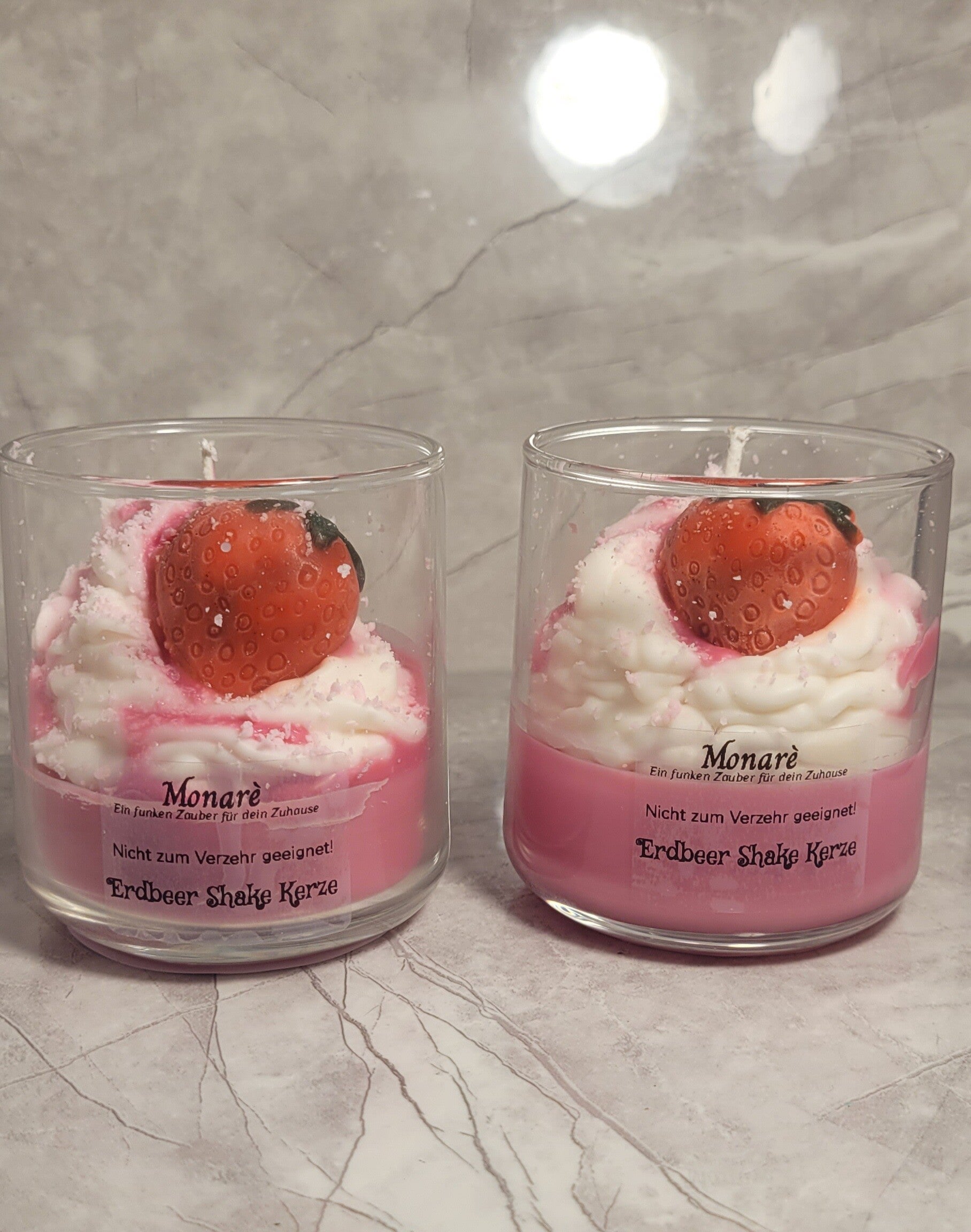 Erdbeer-Shake-Kerze B-Ware
