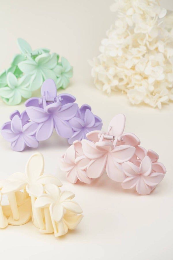 Haarclip met grote bloemen div kleuren