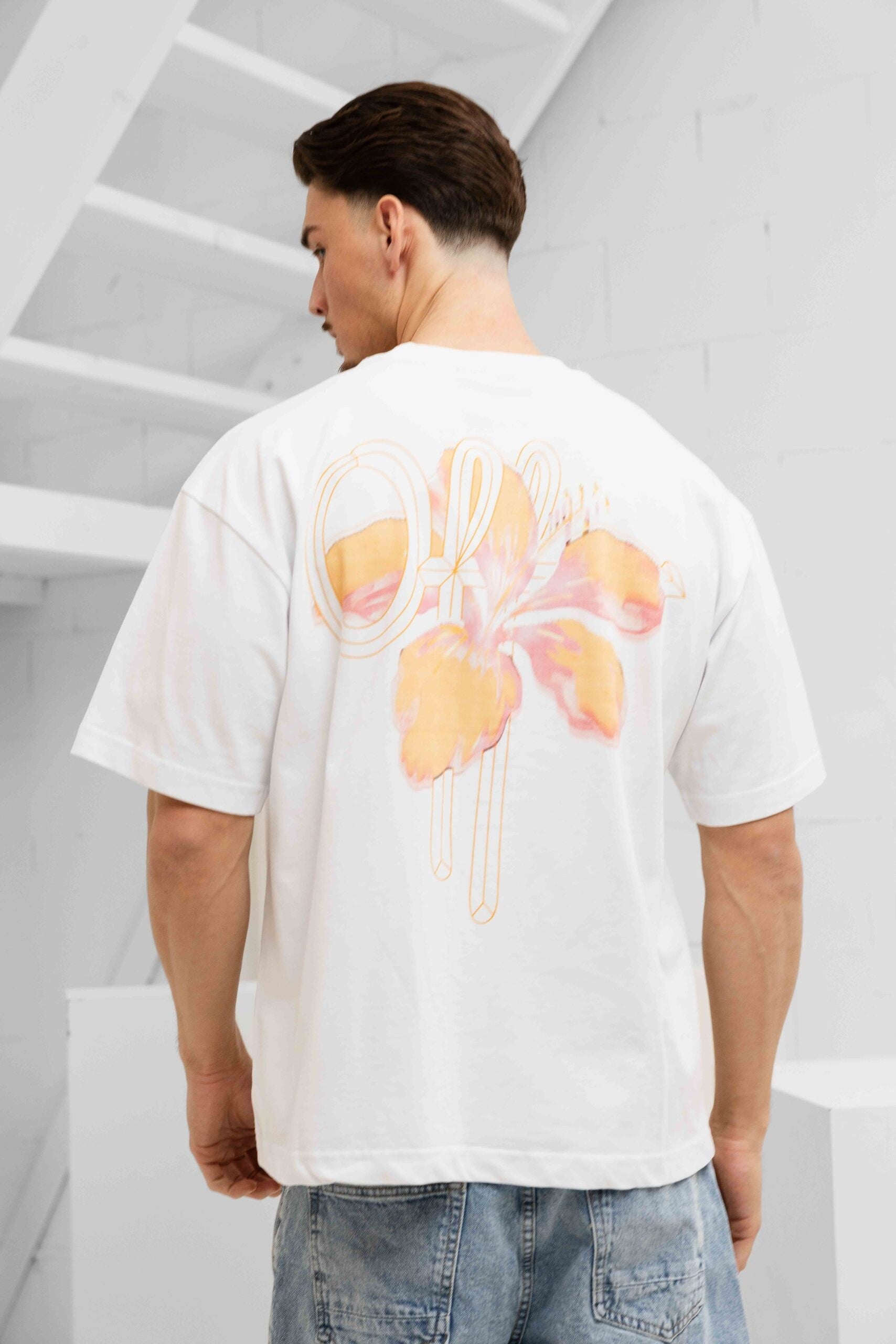 Off the Pitch Corsage loose fit tee White/Peach