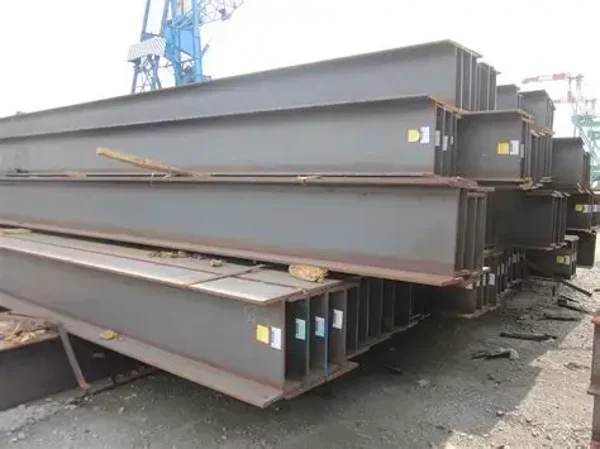 Stalen HEA-200 liggers