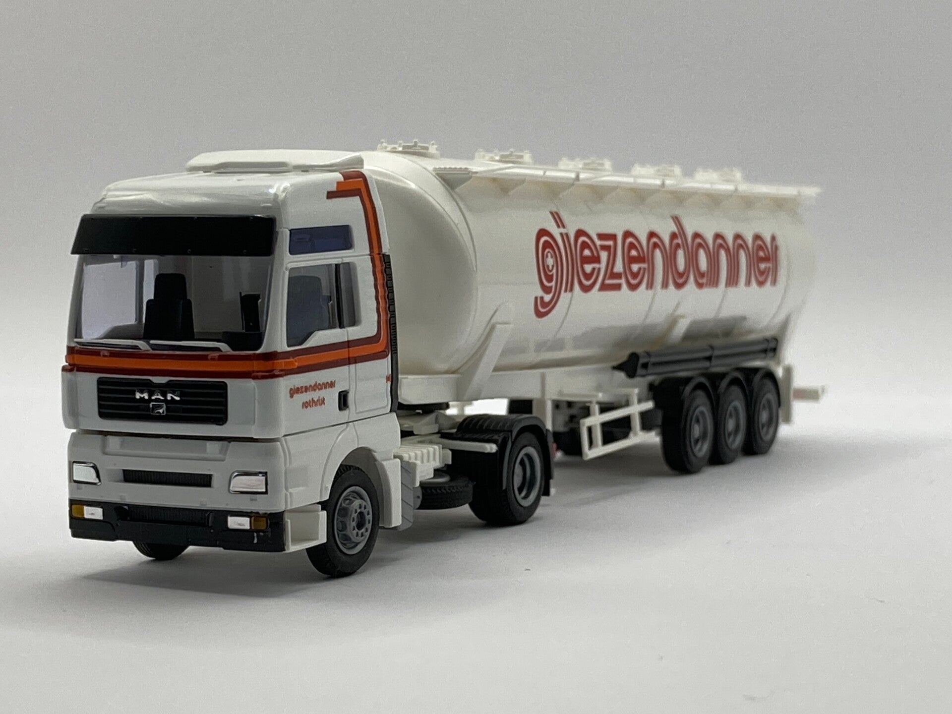 AWM 55119 1:87 MAN TGY XXL Giezendanner