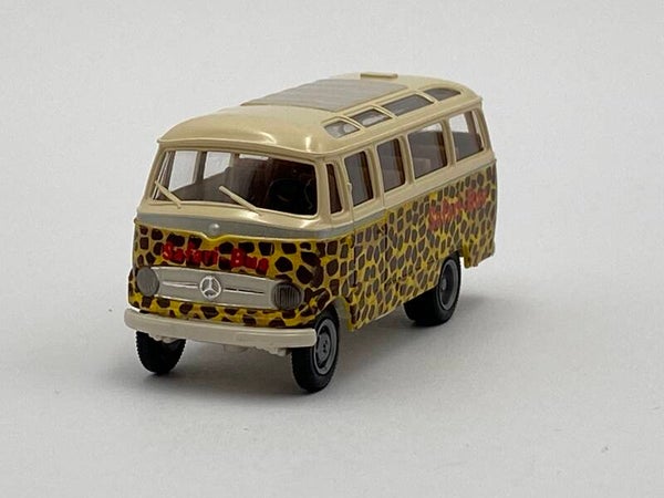 Brekina 36142 1:87 Mercedes-Benz O 319 "Safari Bus"