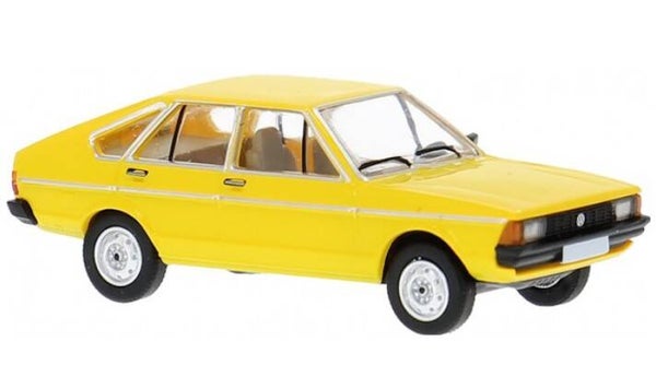 Brekina PCX 870781 1:87 VW Passat B1 Facelift Schrägheck, gelb, Bj 1977