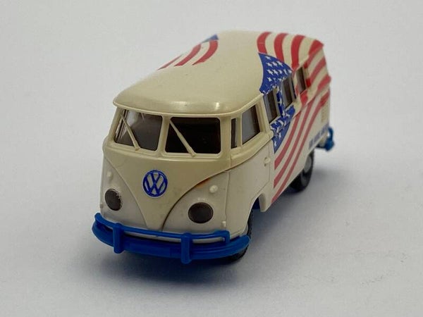 Brekina 1:87 VW T1b Bus Exportmodell USA mit USA-Flagge
