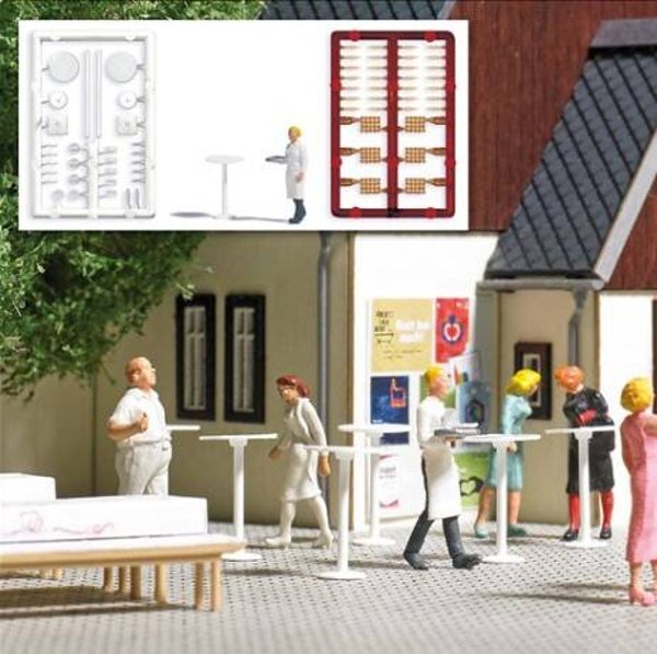 Busch 1831 Stehtische mit Kellnerin