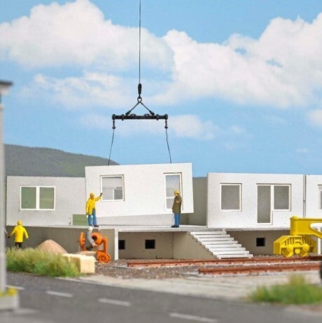 Busch 1925 Plattenbau WBS 70 im Bau H0