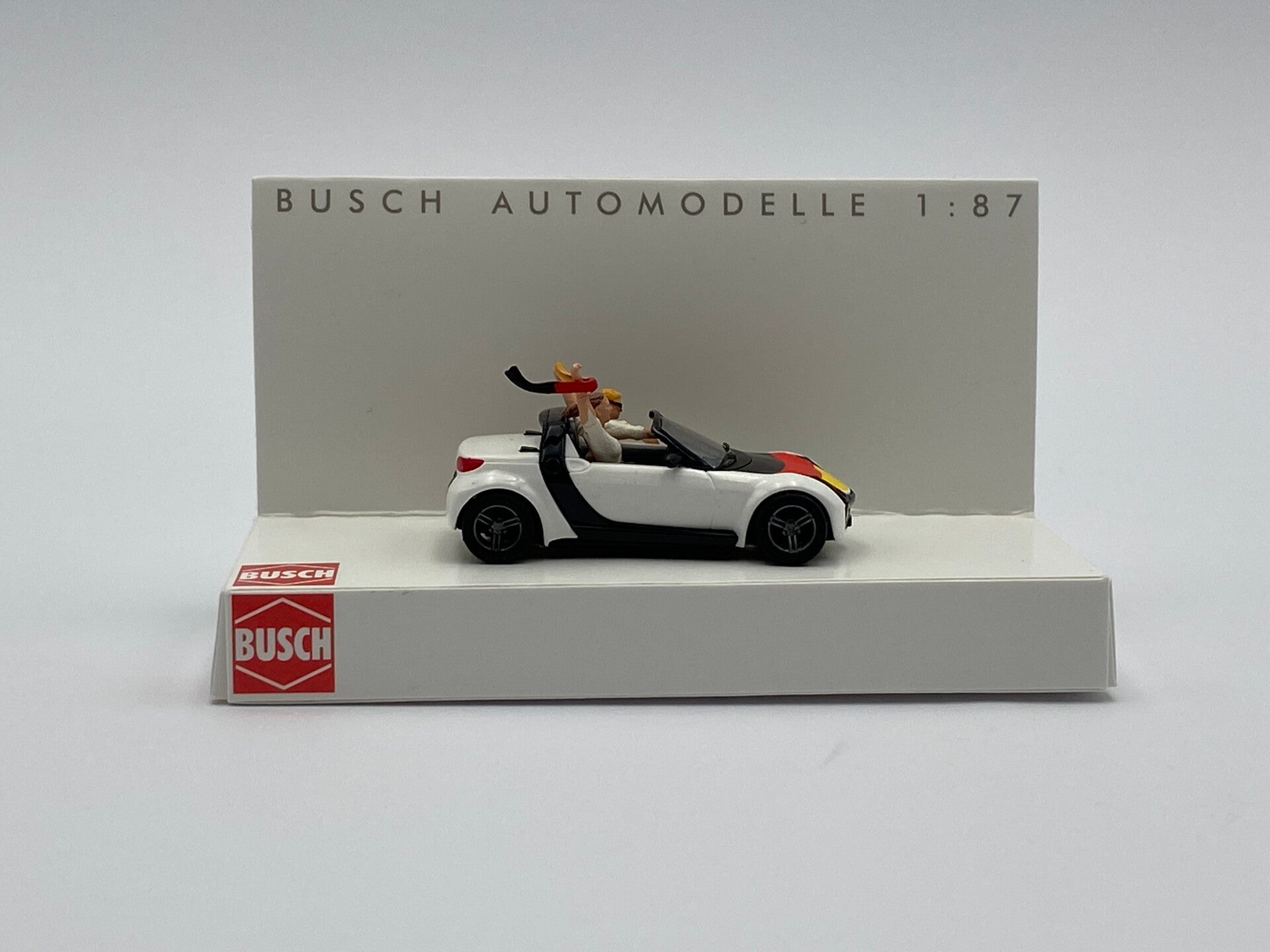 Busch 49308 1:87 Smart Roadster "Fussball Fieber 2024"