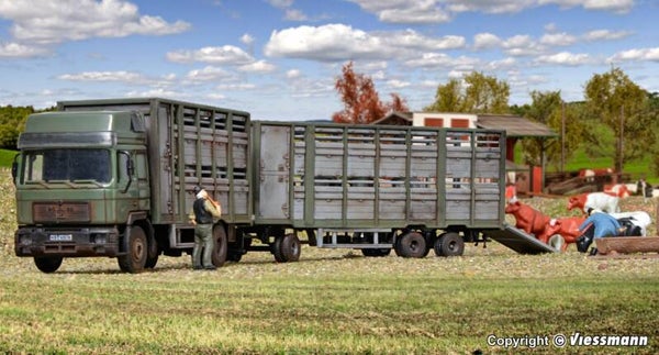 Kibri 12248 H0 Viehtransporter mit Anhänger und 12 Kühen