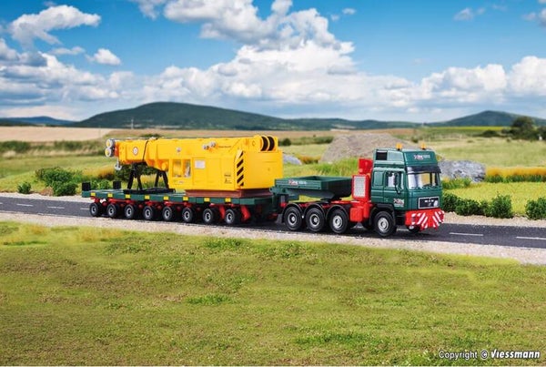 Kibri 13600 H0 MAN SK mit SCHEUERLE Plattformwagen und Oberteil Schienenkran