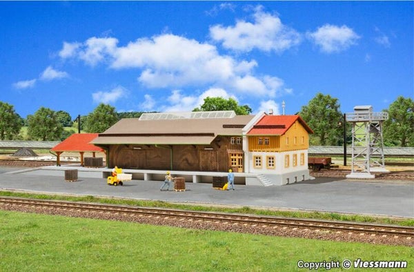 Kibri 36606 Z Güterhalle mit Überladekran und Rampe