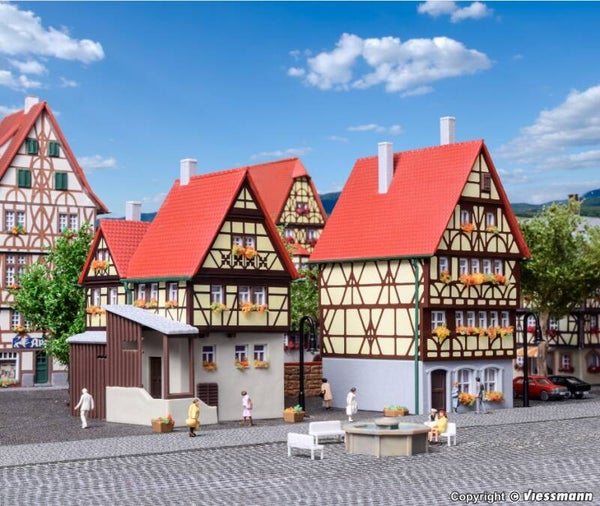 Kibri 37100 N Fachwerkhaus und Torhaus
