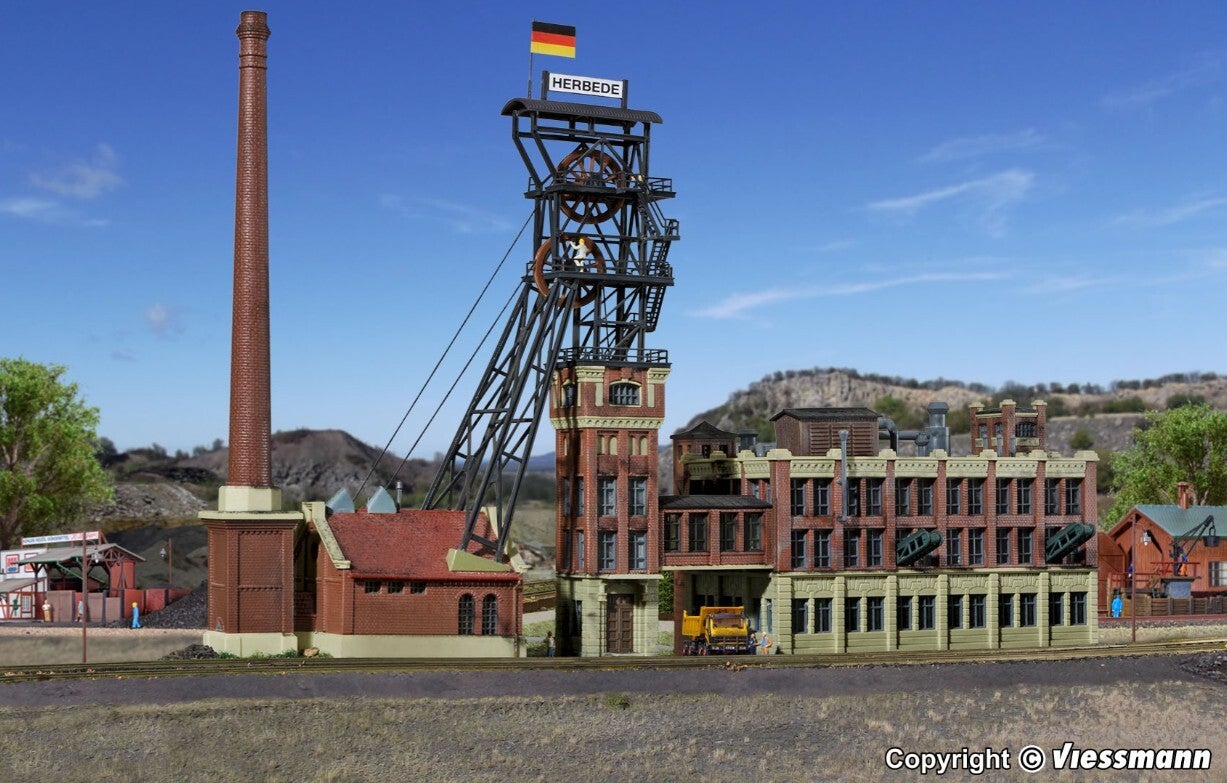 Kibri 37228 N Förderturm mit Maschinenhaus und Kohlewäschegebäude