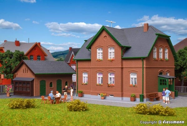 Kibri 38192 H0 Werkswohnhaus in Bottrop mit Nebengebäude