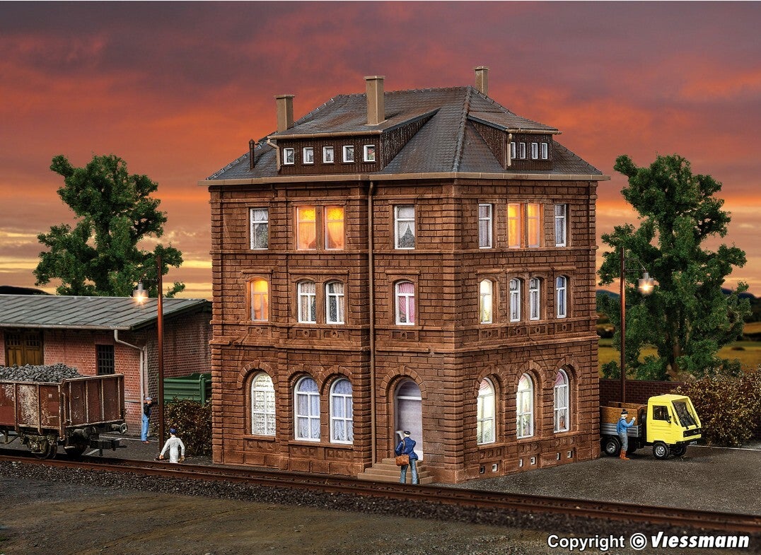 Kibri 38199 H0 Bahnbetriebsgebäude inkl. Hausbeleuchtungs- Startset