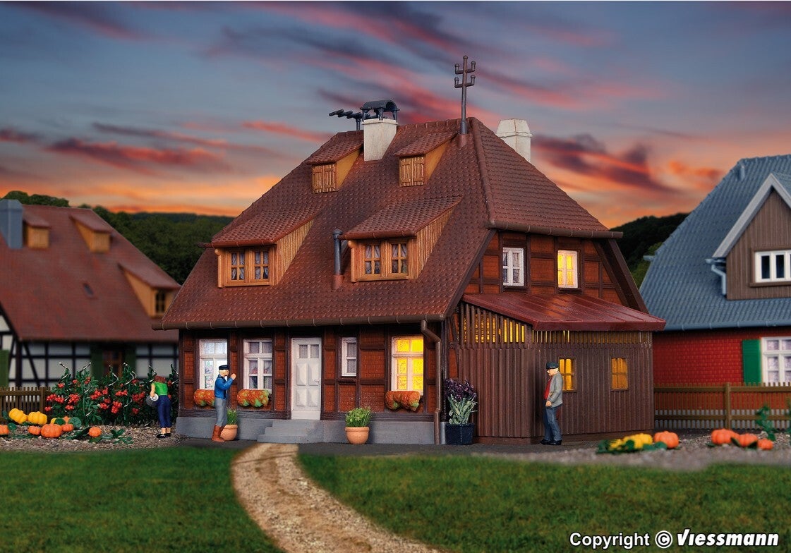 Kibri 38209 H0 Haus Mühlenweg im Spreewald inkl. Hausbeleuchtungs-Startset