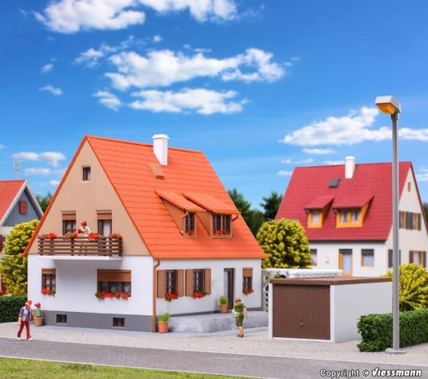 Kibri 38748 H0 Einfamilienhaus mit Terrasse, Garage und Pergola