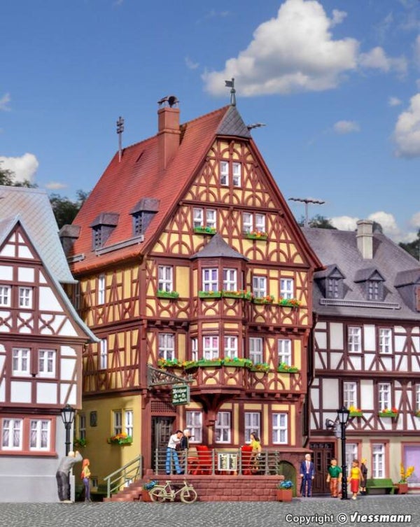 Kibri 38902 H0 Haus mit Erker in Miltenberg
