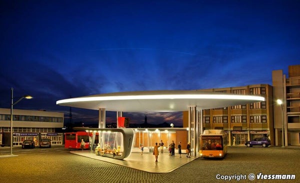 Kibri 39006 H0 Moderner Busbahnhof Hauptgebäude mit einer Haltestation inkl. LED-Beleuchtung