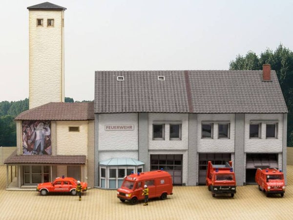 Modellbahn Union N-H00177 Feuerwehr Schlauchturm mit Eingangsbereich