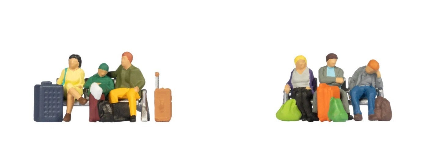 NOCH 36213 Sitzende Reisende