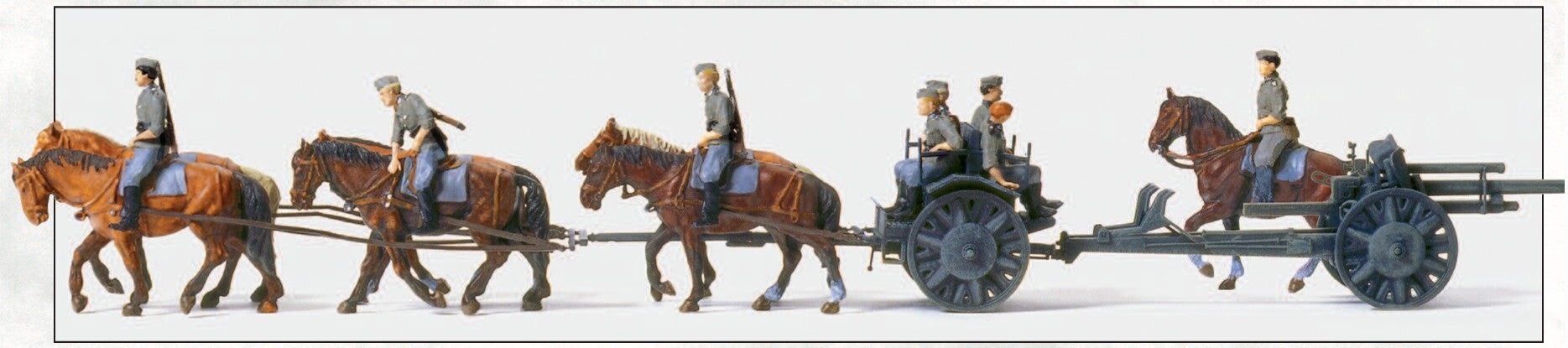 Preiser 16513 Bespannte, leichte Feldhaubitze 10,5 cm lefH 18, im Marsch, Deutsches Reich 1939-45